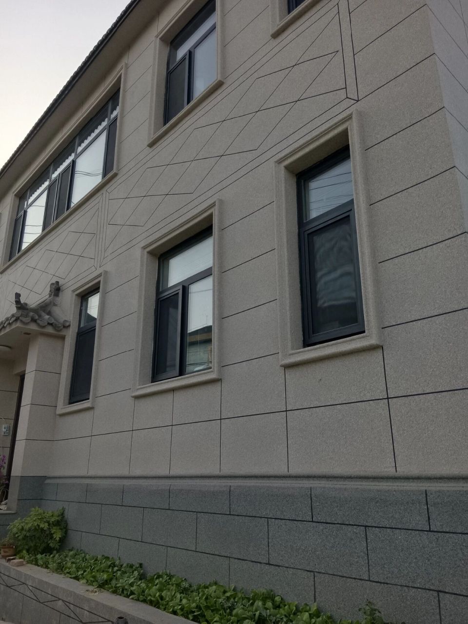 外墙保温真石漆与室内外装修服务全解析 打造美观耐用的理想空间